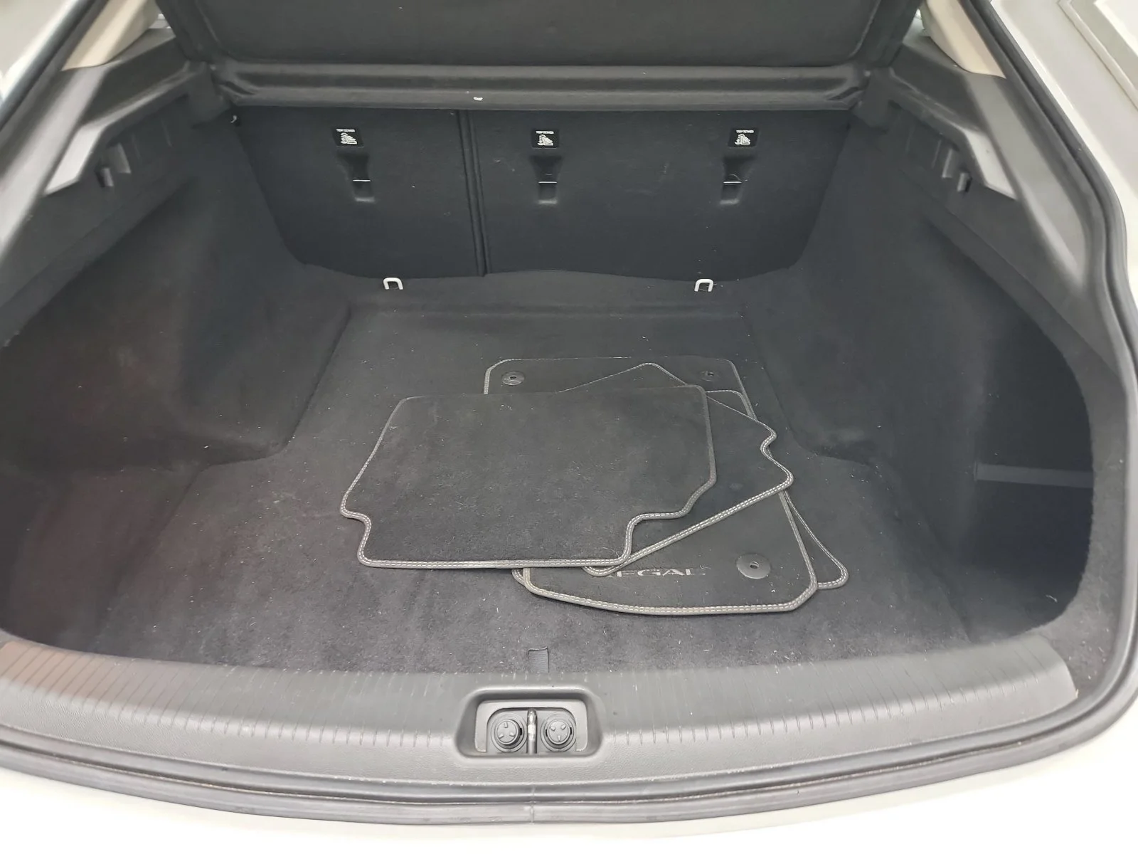 Used 2019 White Frost Tricoat Buick Preferred image 24