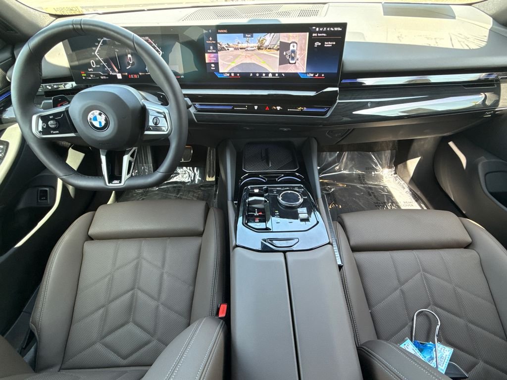 Used 2026 Alpine White BMW 530i image 18