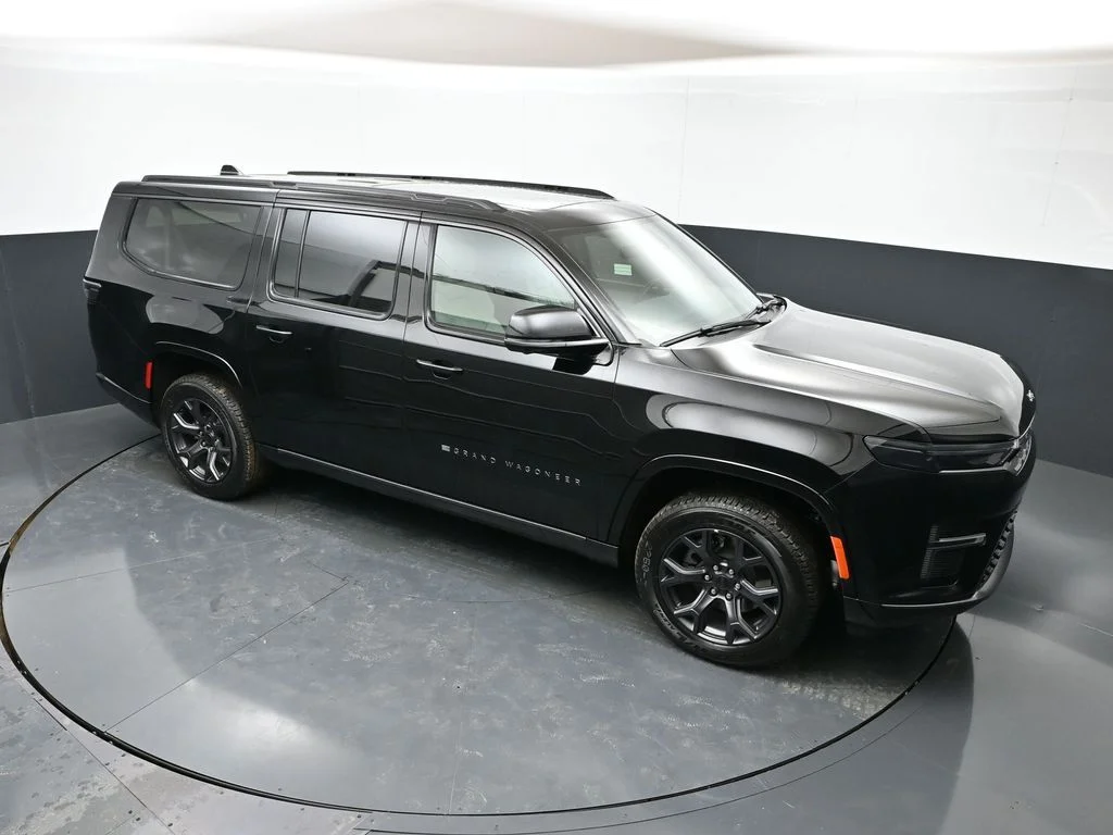 New 2026 High Gloss Black Exterior Paint Jeep Limited Altitude image 43