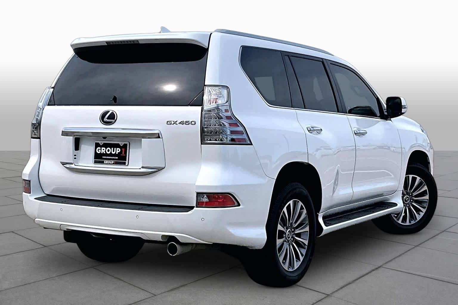 Used 2020 Starfire Pearl Lexus Luxury image 13