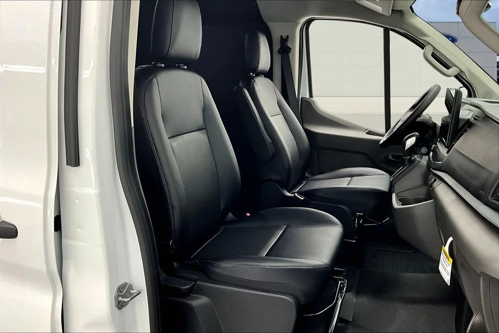 Used 2025 Oxford White Ford Base image 11