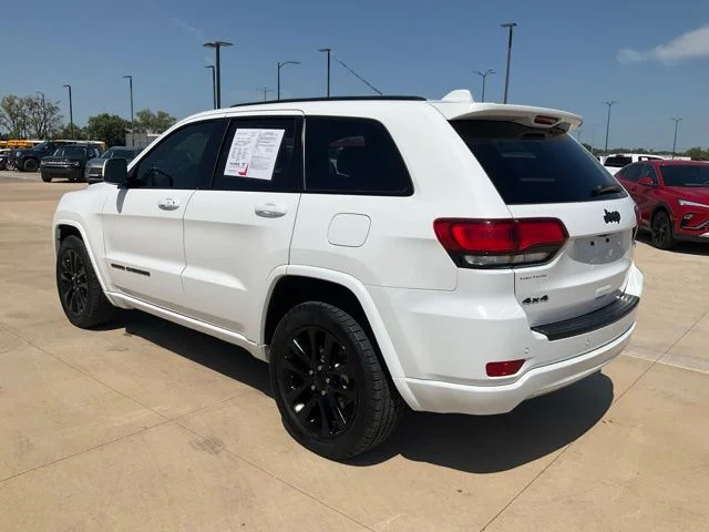 Used 2019 White Jeep Altitude image 36