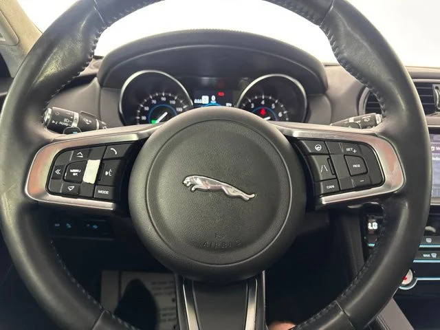 Used 2020 Black Jaguar 30t Prestige image 18