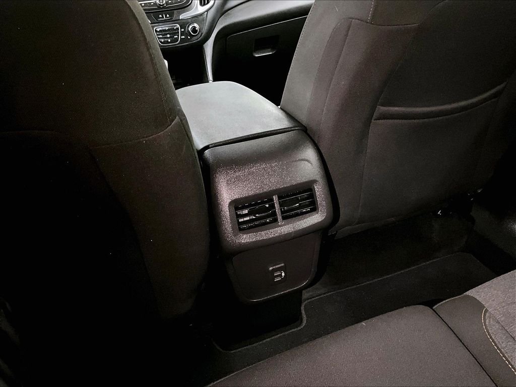 Used 2024 Summit White Chevrolet LT image 27