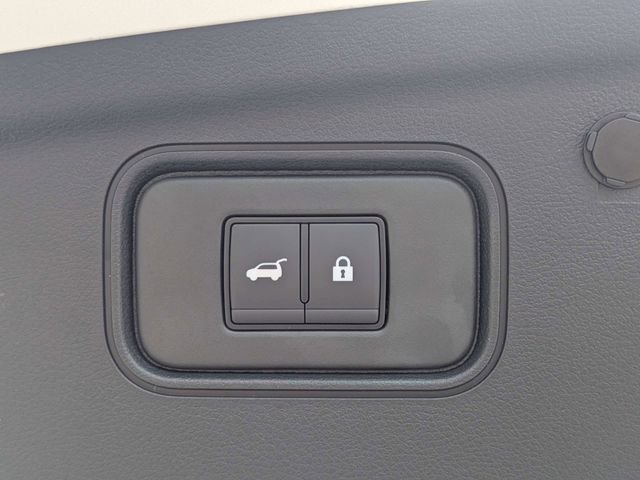 New 2027 2T RAD WHT INFINITI Autograph AWD image 13