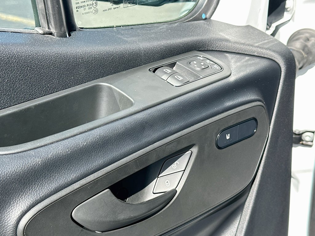 New 2026 Arctic+White Mercedes-Benz Crew 144 WB image 51