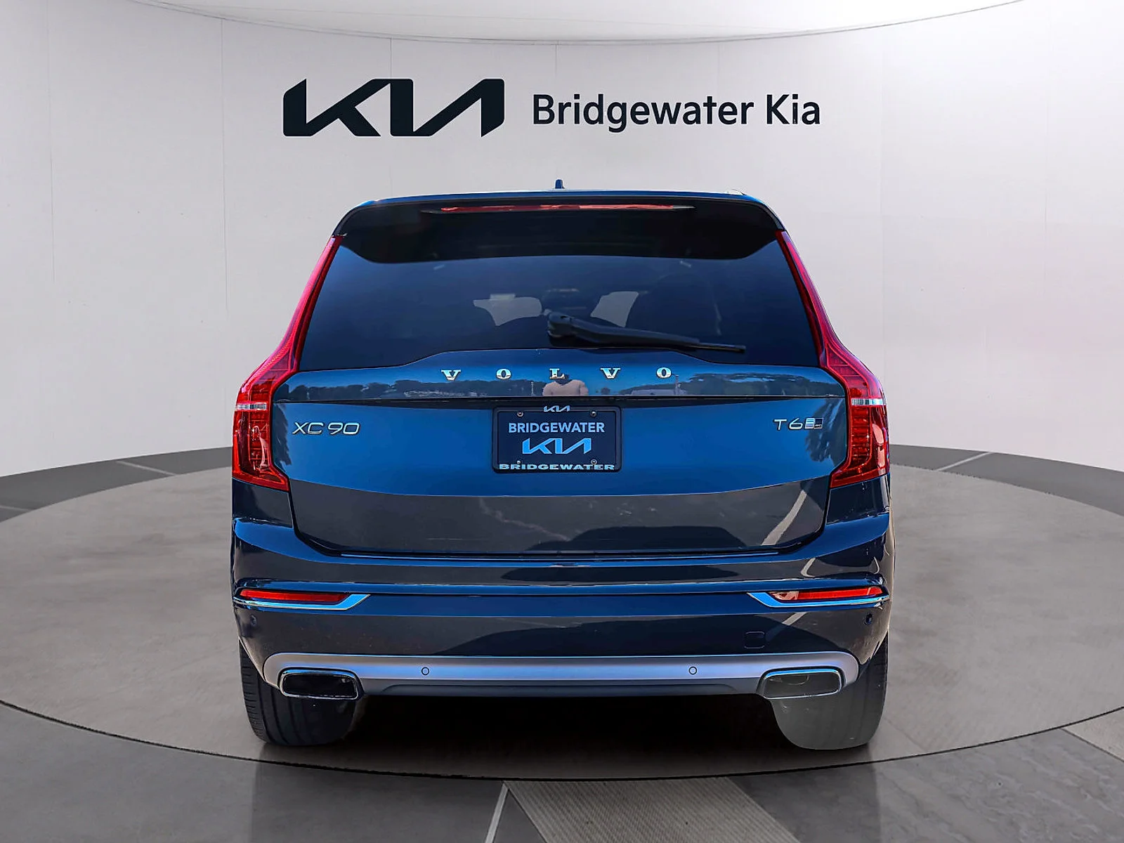 Used 2018  Volvo Inscription image 5