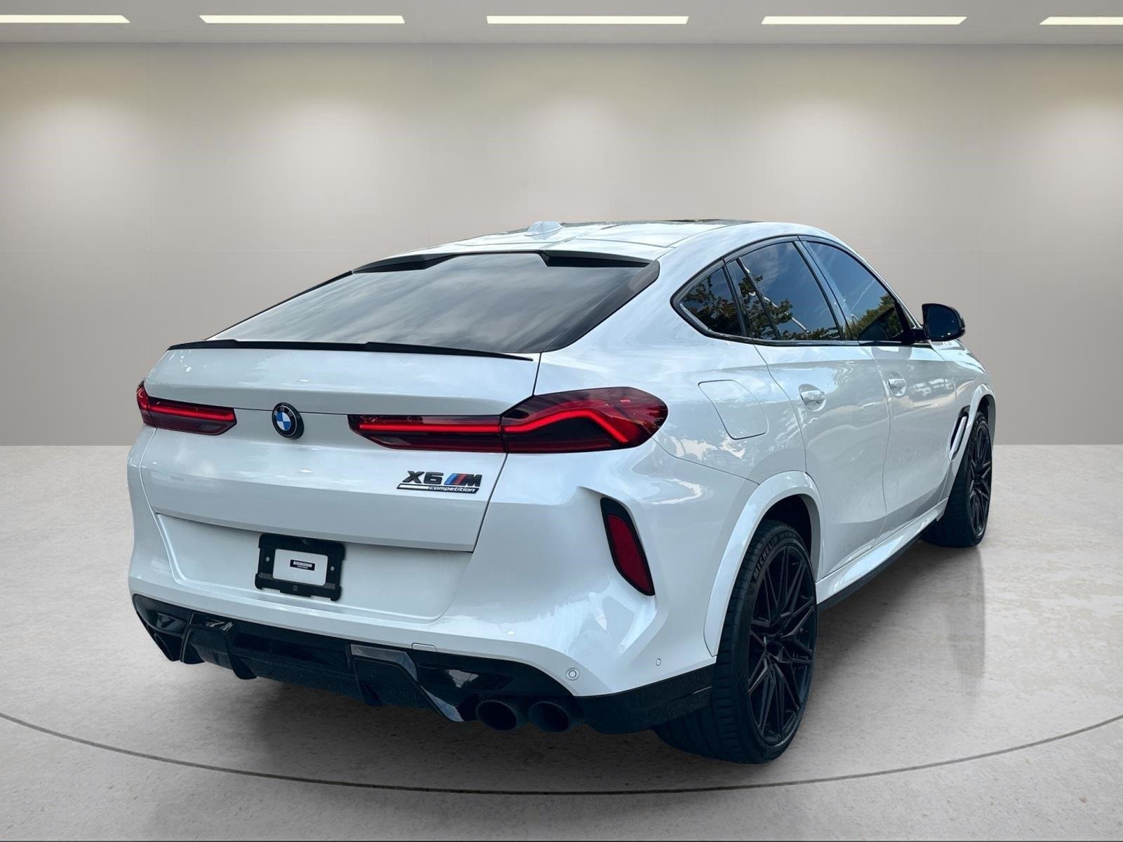 Used 2024 Mineral White Metallic BMW  image 7