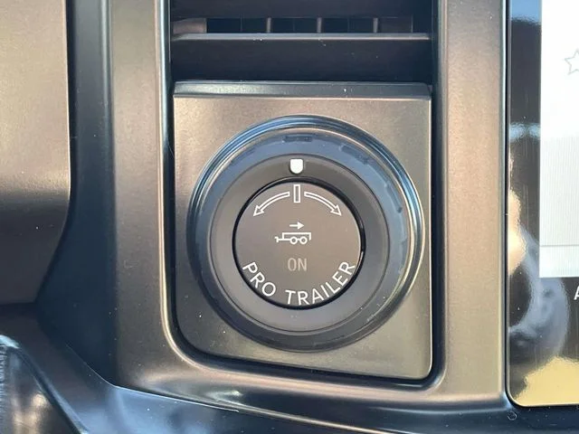 New 2026 Oxford White Ford F-250® Lariat® image 32