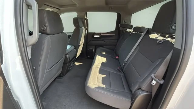 Used 2025 Summit White Chevrolet LT image 21