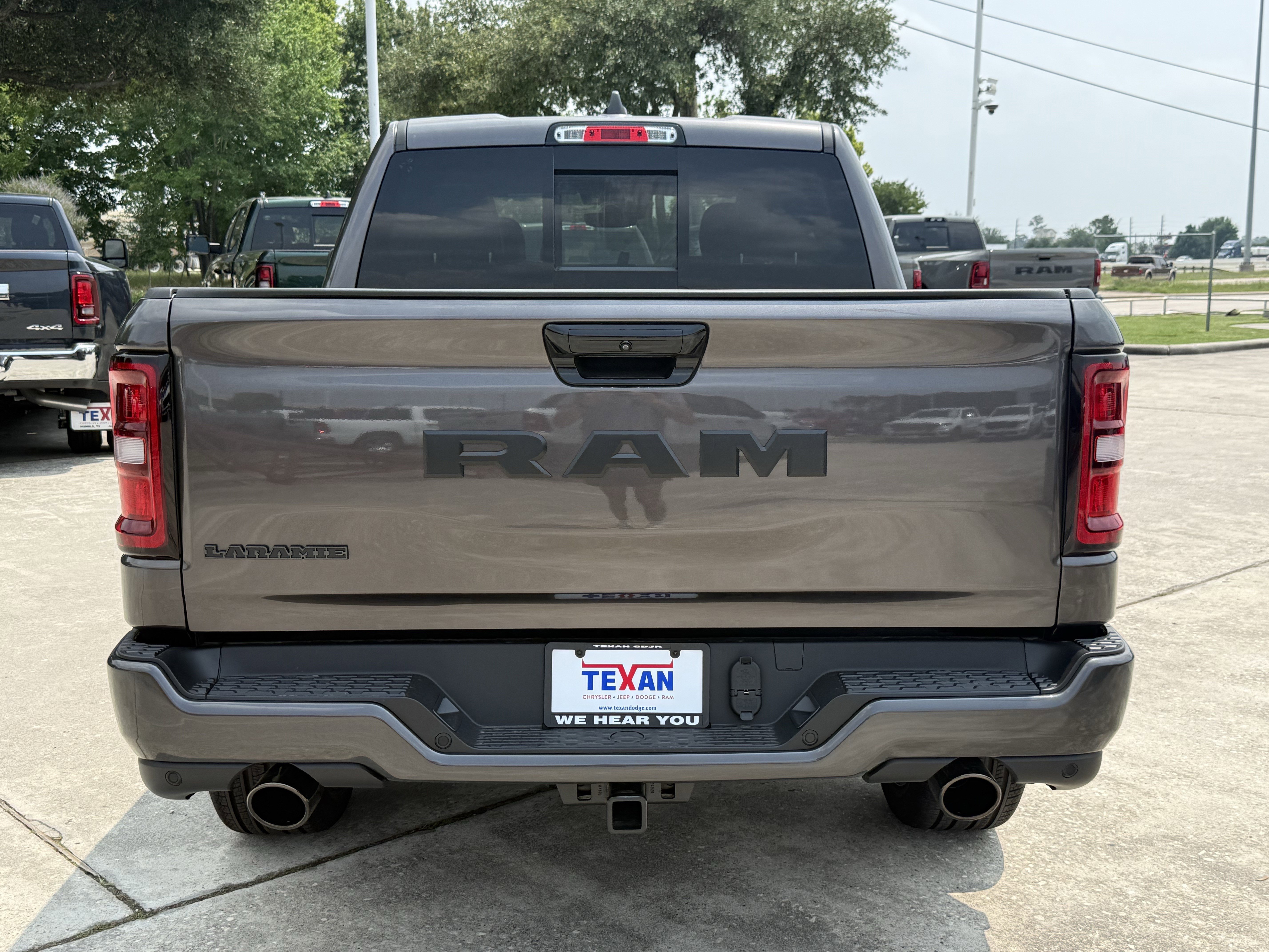 New 2026 Granite Crystal Metallic Clear-Coat Exterior Paint RAM Laramie image 5