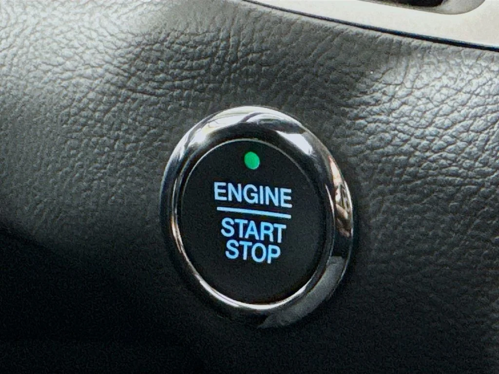 Used 2021 Red Ford SEL image 18