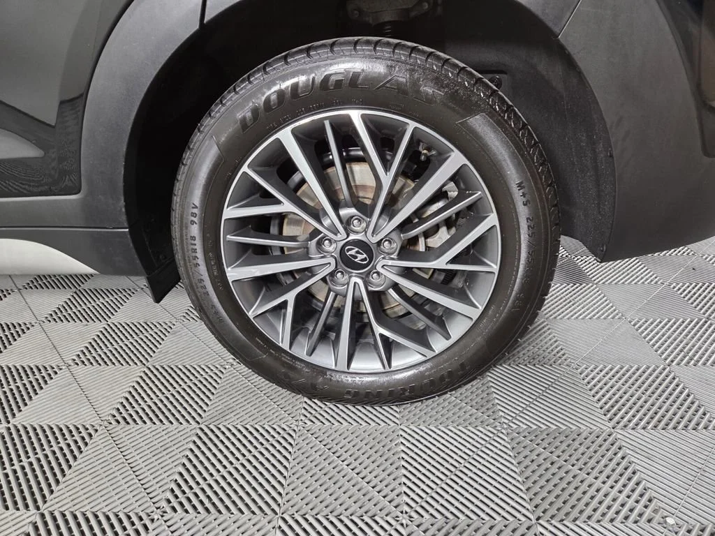 Used 2019 Black Noir Pearl Hyundai SEL image 25