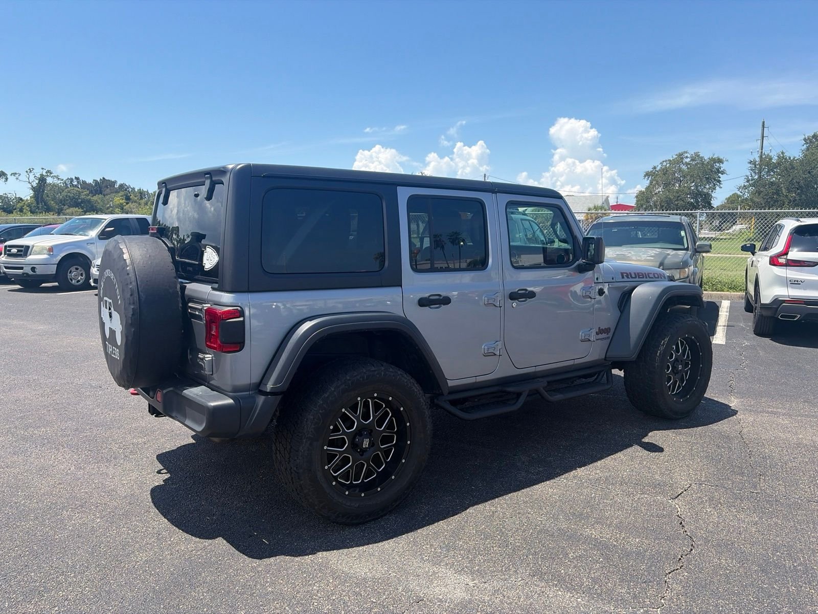 Used 2018 Silver Jeep Unlimited Rubicon image 7
