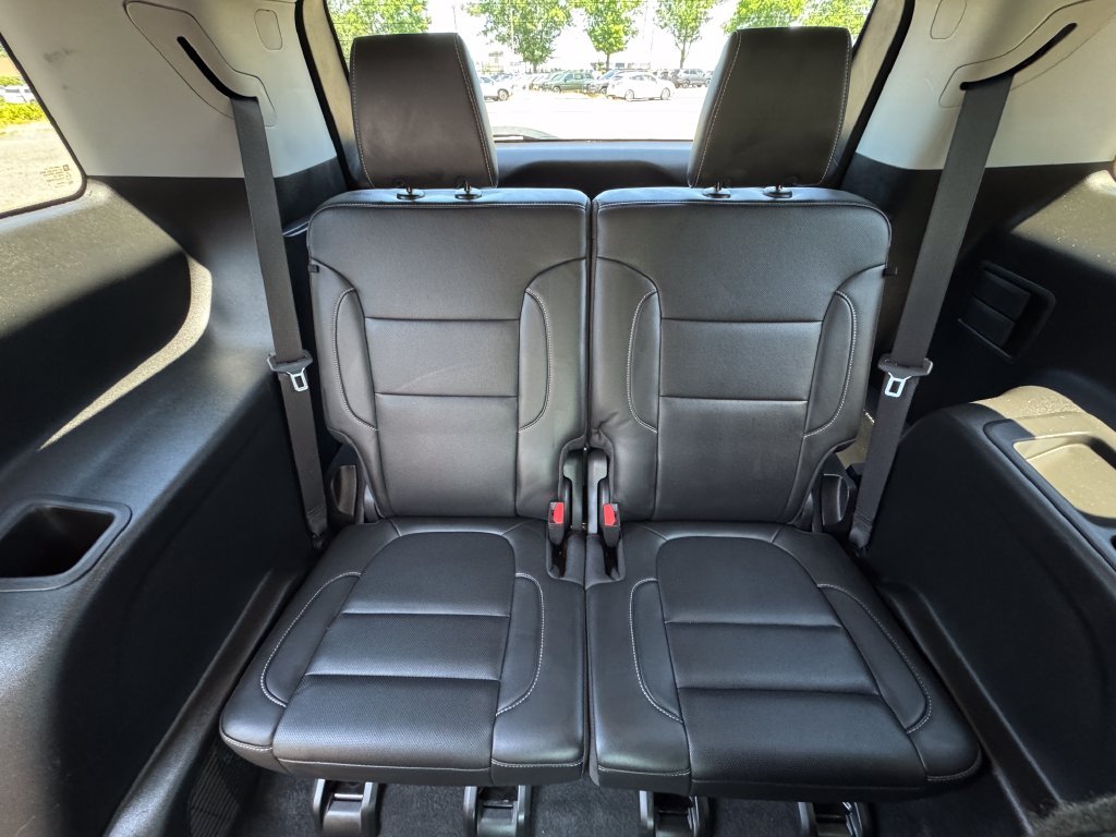 Used 2023 Summit White GMC SLT image 27
