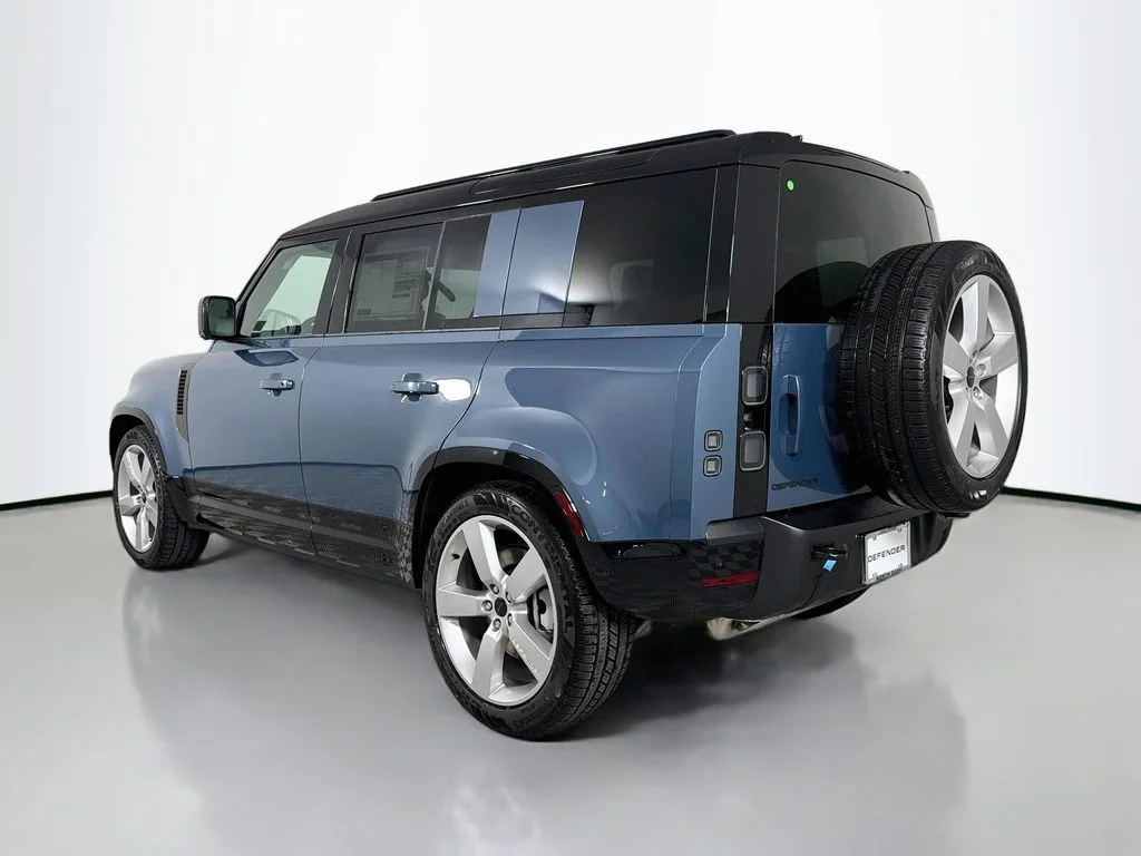 New 2026 Tasman Blue Land Rover X-Dynamic SE image 7