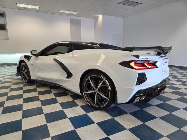 Used 2021 White Chevrolet Stingray image 5