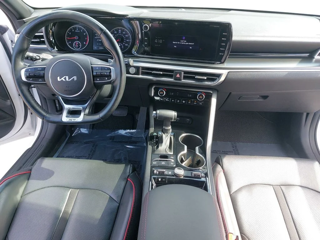 Used 2024 White Kia GT image 9
