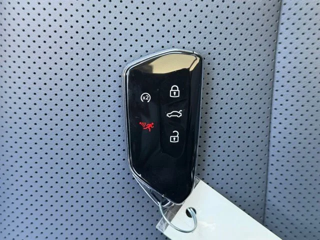 New 2026 White Volkswagen 2.0T SE image 15