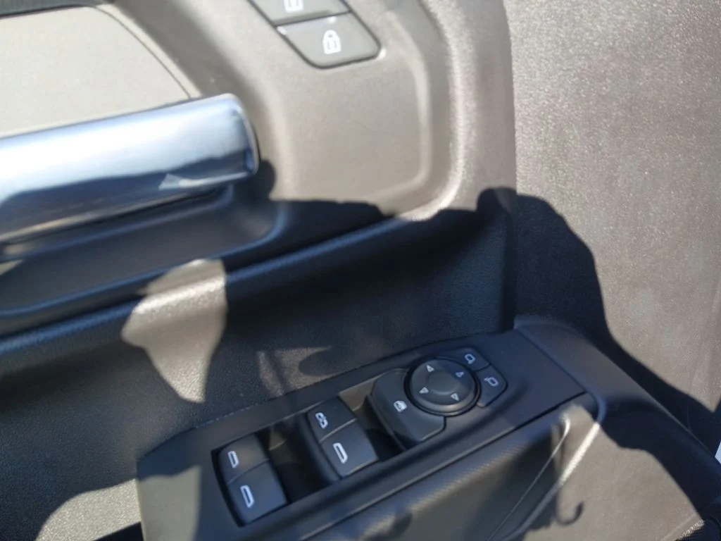 Used 2023 White Chevrolet Custom image 11