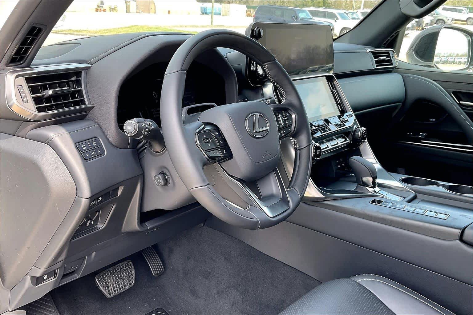 2026 Lexus LX 700h Luxury - Photo 10