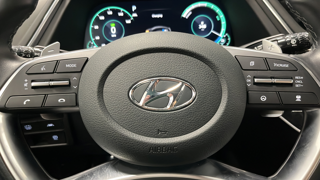 Used 2023 Ultimate Red Hyundai Limited image 16
