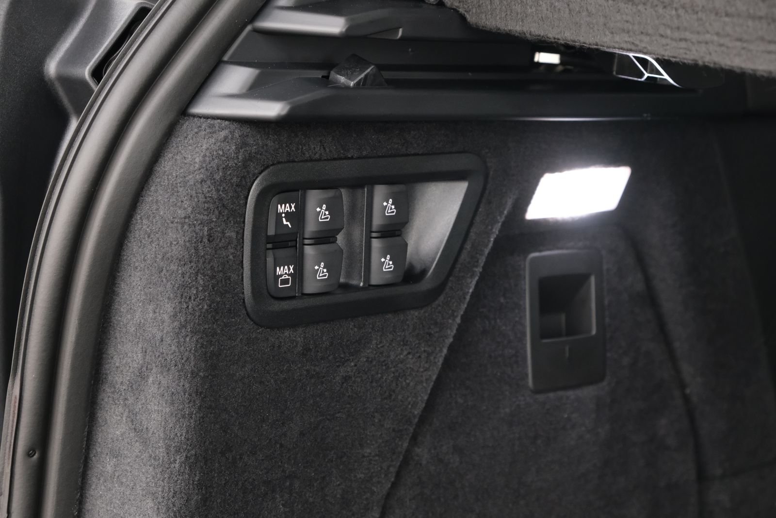 New 2027 Alpine White BMW xDrive40i image 40