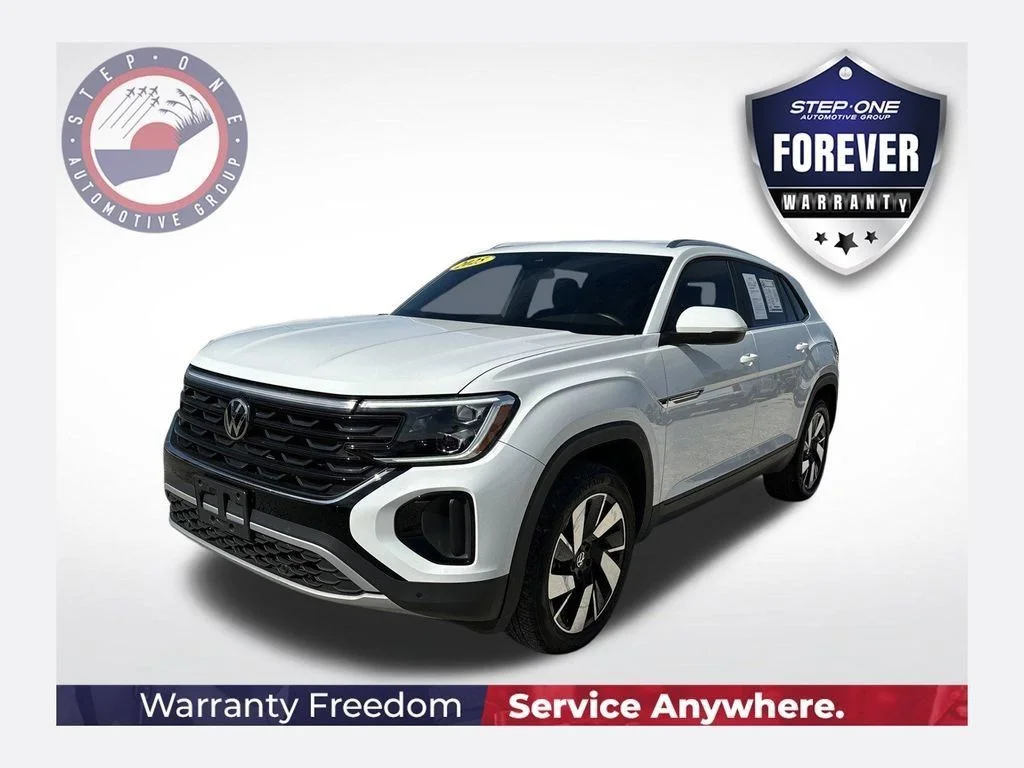 Used 2025  Volkswagen 2.0T SE w/Technology image 1