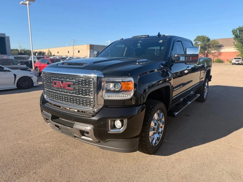 2019 GMC Sierra 4WD Crew Cab Standard Box Denali's photo