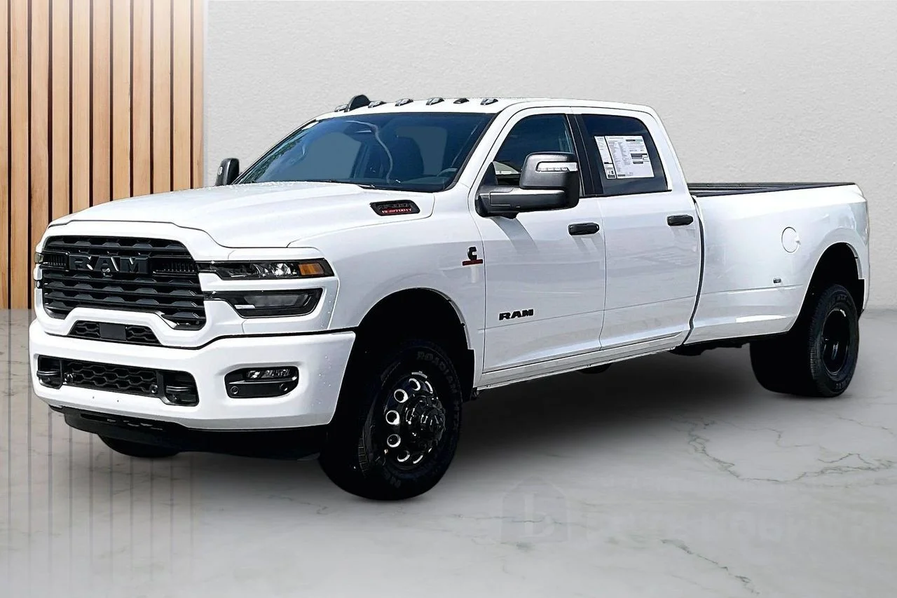 New 2026 Bright White Clear-Coat Exterior Paint RAM Big Horn image 4