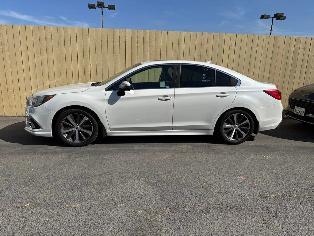 Used 2018 White Subaru 2.5i image 4