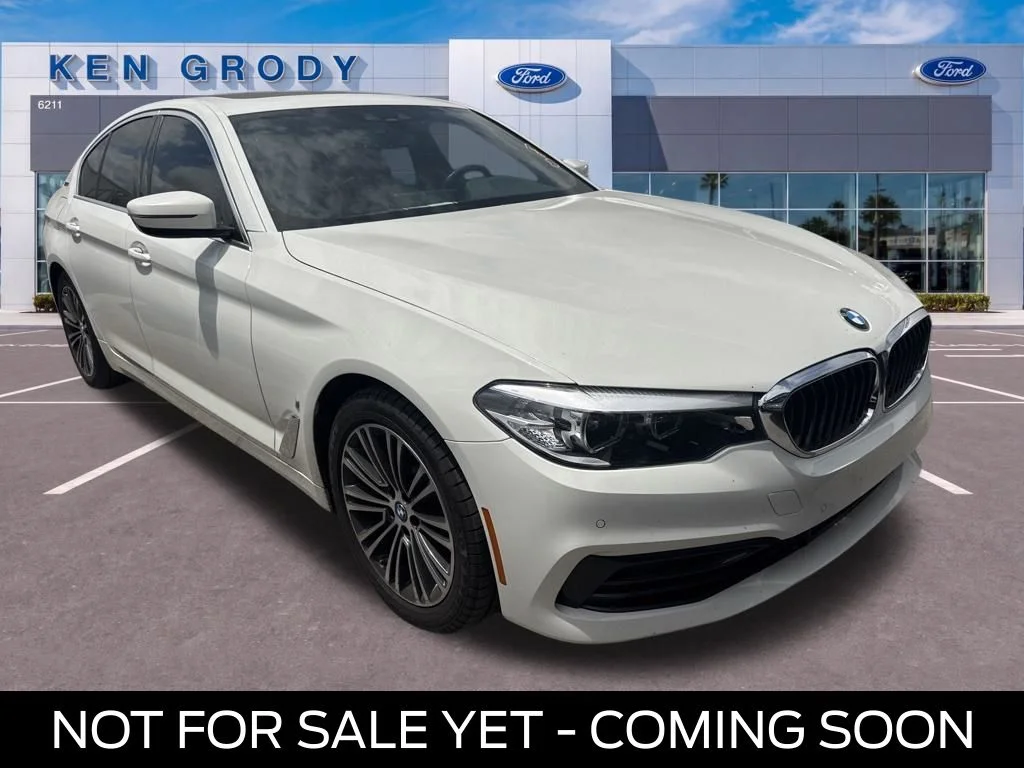Used 2019 White BMW 530e iPerformance image 1