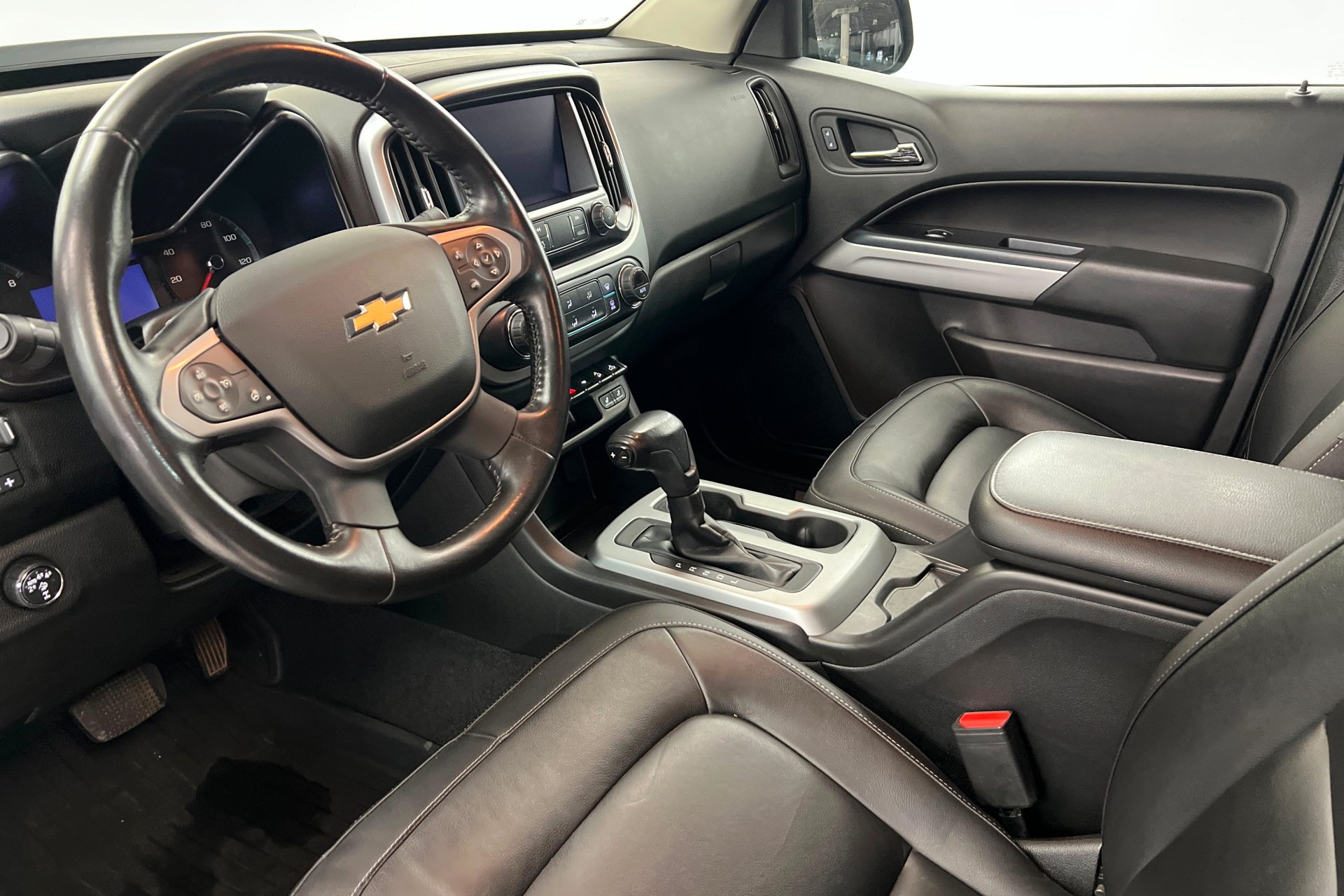 Used 2021 Black Chevrolet 4WD ZR2 image 16