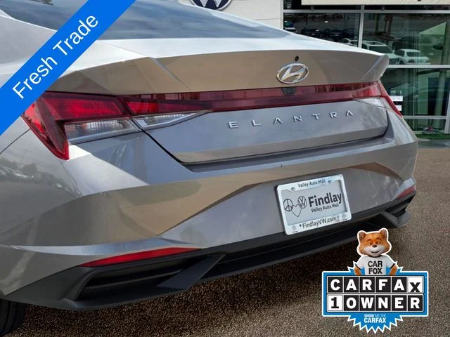 Used 2023 Silver Hyundai SEL image 5
