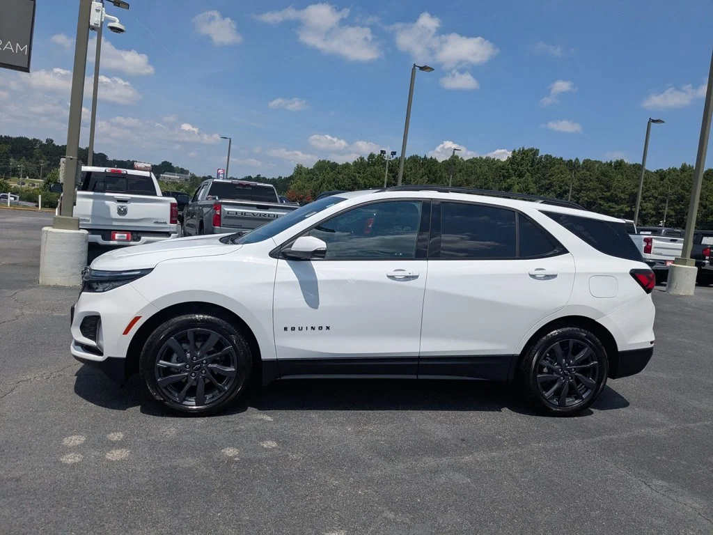 Used 2024 Summit White Chevrolet RS image 8