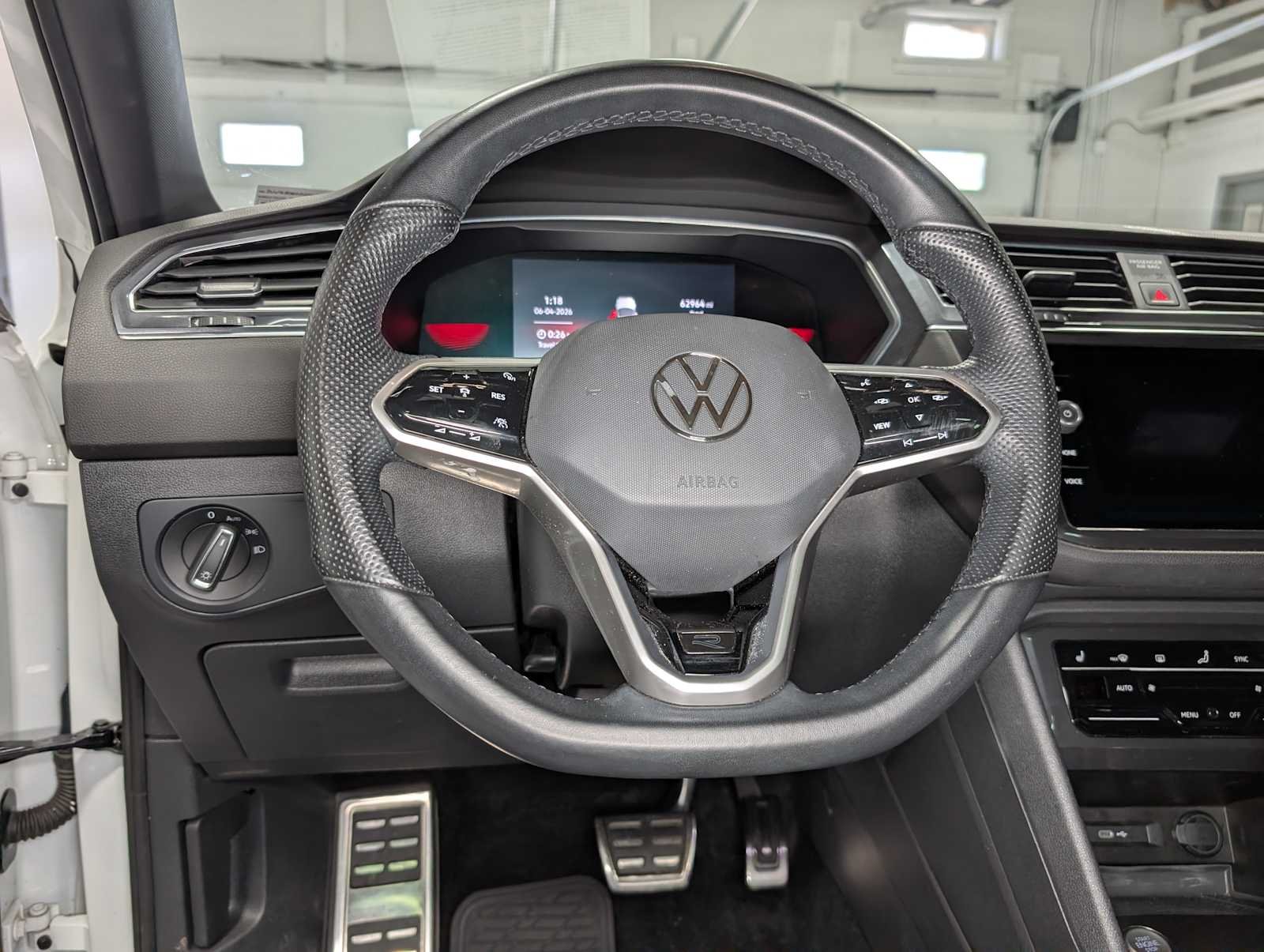Used 2022 Oryx White Pearl Volkswagen SE R-Line Black image 39