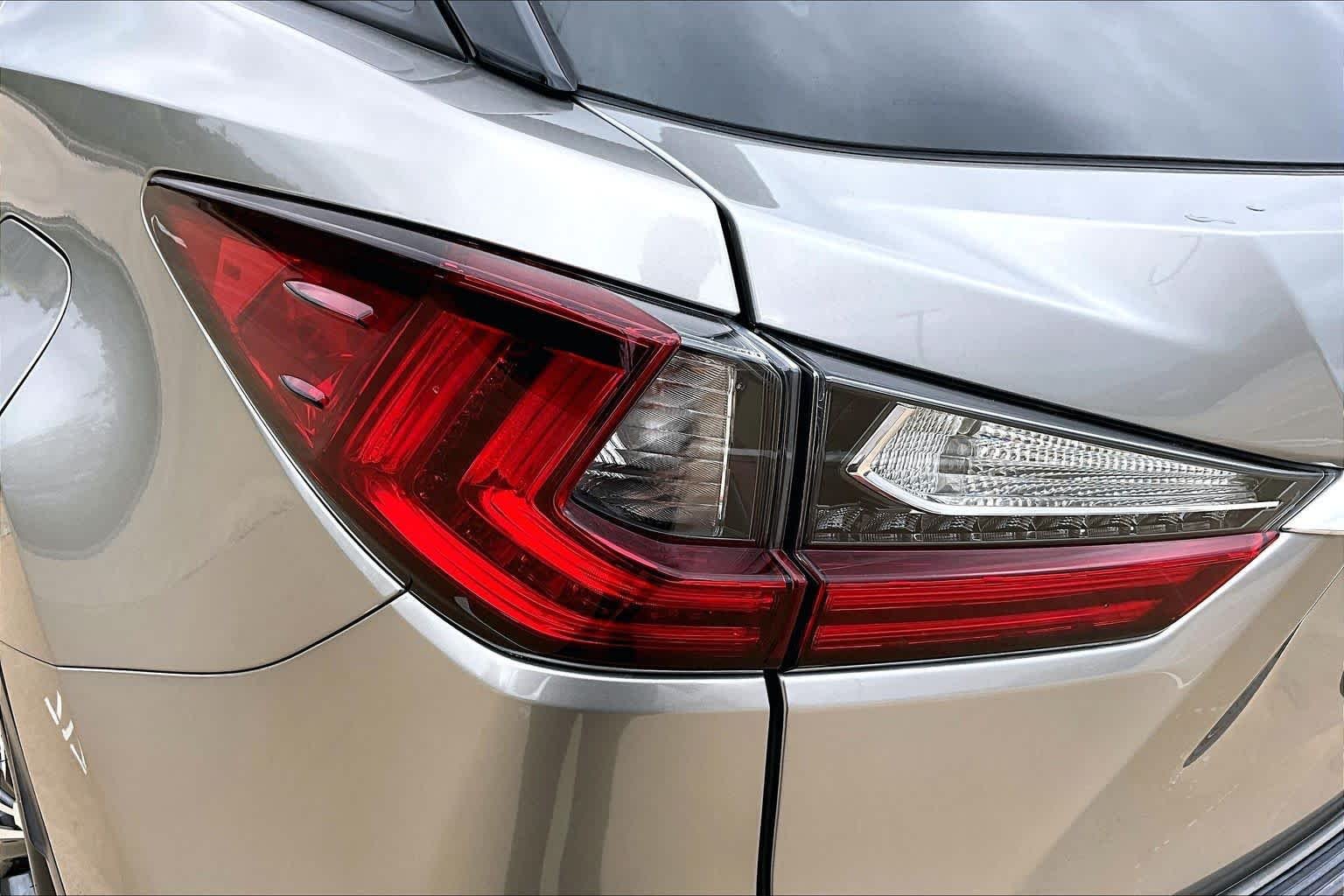 Used 2019 Atomic Silver Lexus  image 26