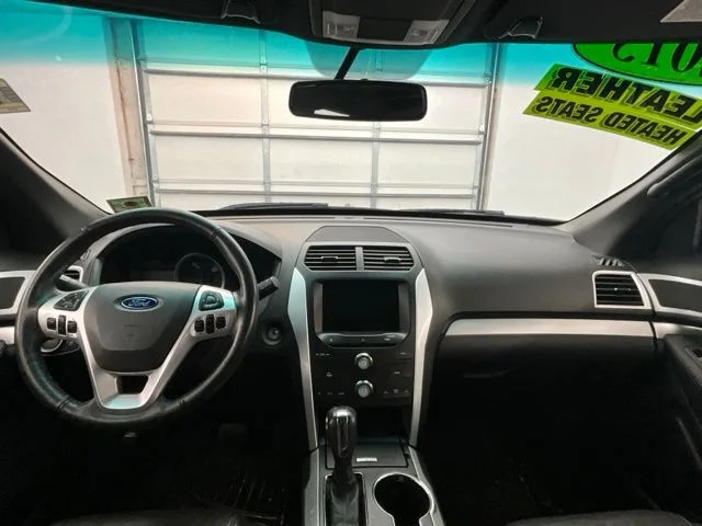 Used 2015 Silver Ford XLT image 3