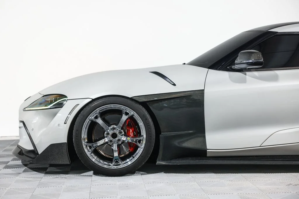 Used 2022 White Toyota 3.0 image 17