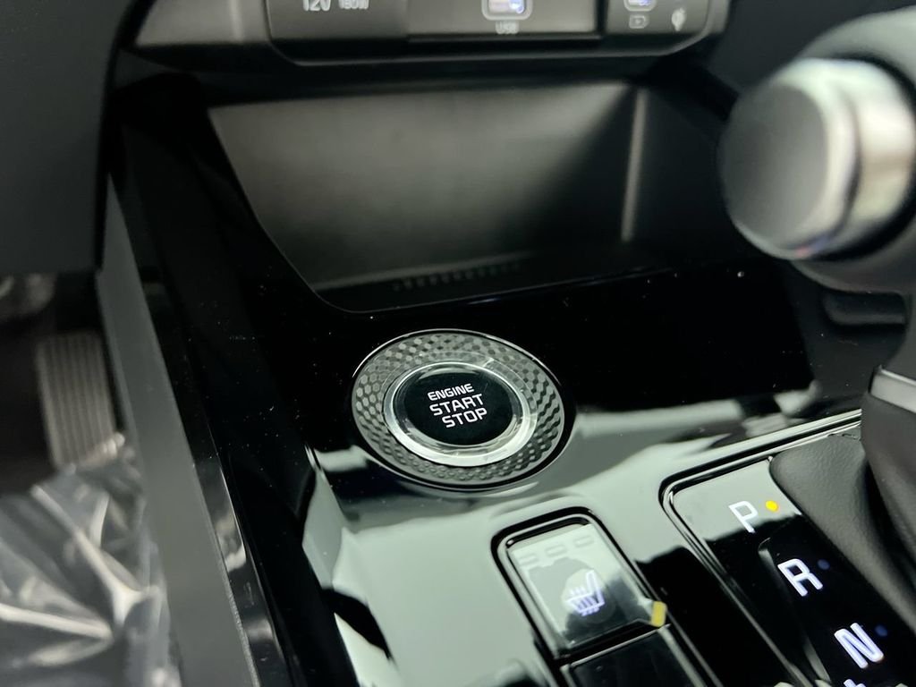 New 2026 Snow White Pearl Kia EX image 19