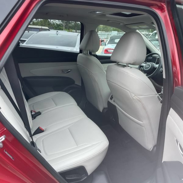 Used 2025 Red Hyundai SEL Convenience image 14