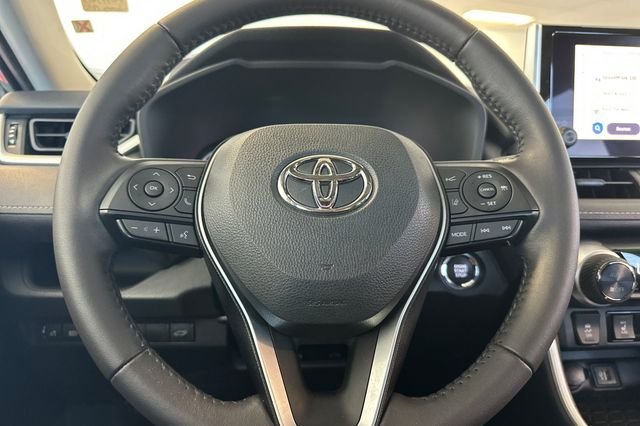 Certified Used 2023  Toyota XLE image 28