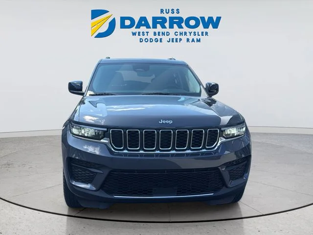 Used 2023 Gray Jeep Laredo image 8