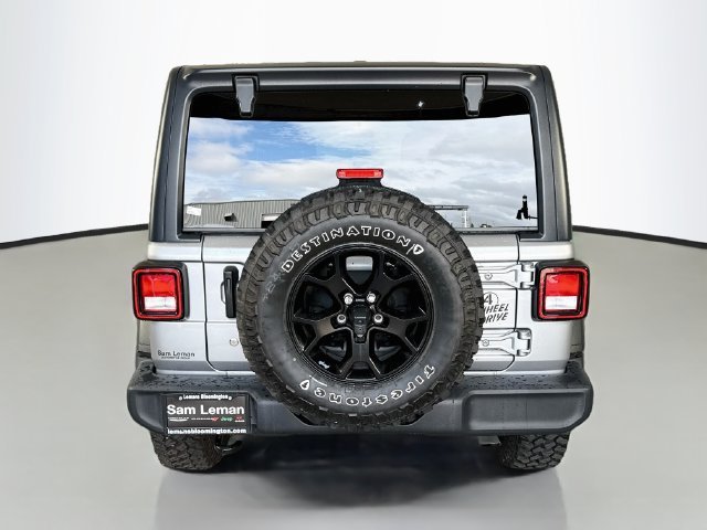 Used 2021 Silver Jeep Unlimited Willys image 6