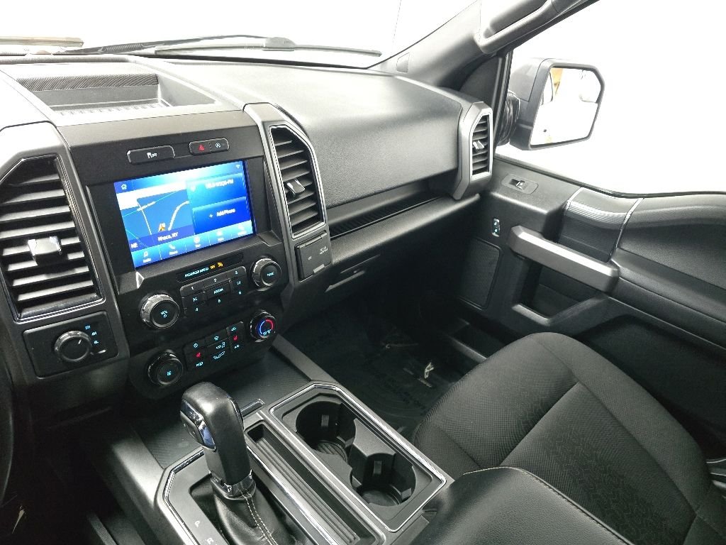 Used 2020 Oxford White Ford XLT image 26