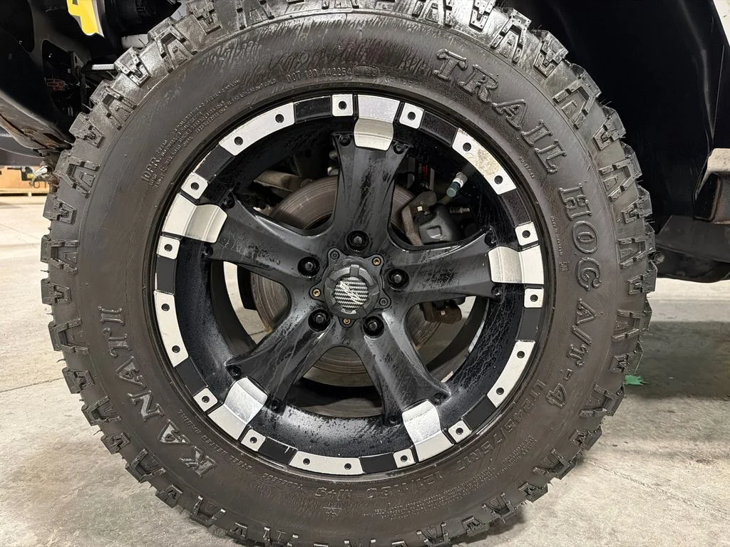 Used 2018 Bright White Clearcoat Jeep Freedom Edition image 39