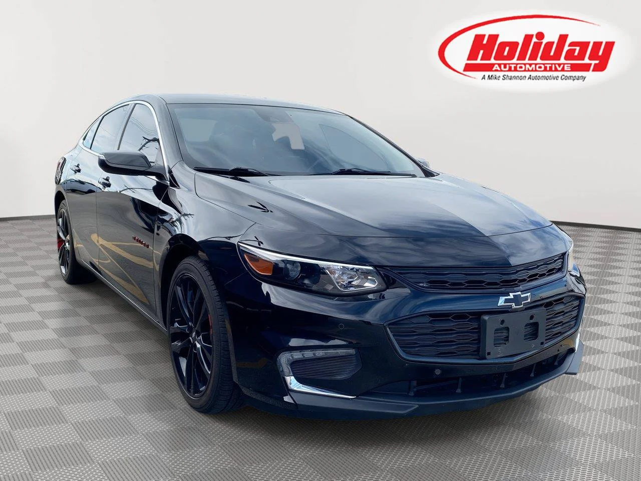 Used 2018 MOSAIC BLACK METALLIC Chevrolet LT image 1