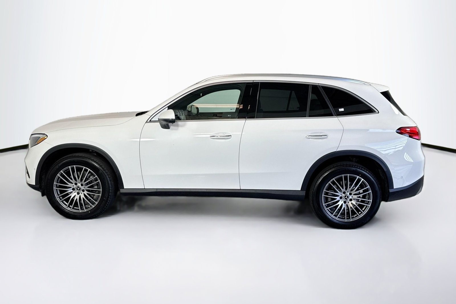 New 2026 Polar White Mercedes-Benz GLC 300 image 8