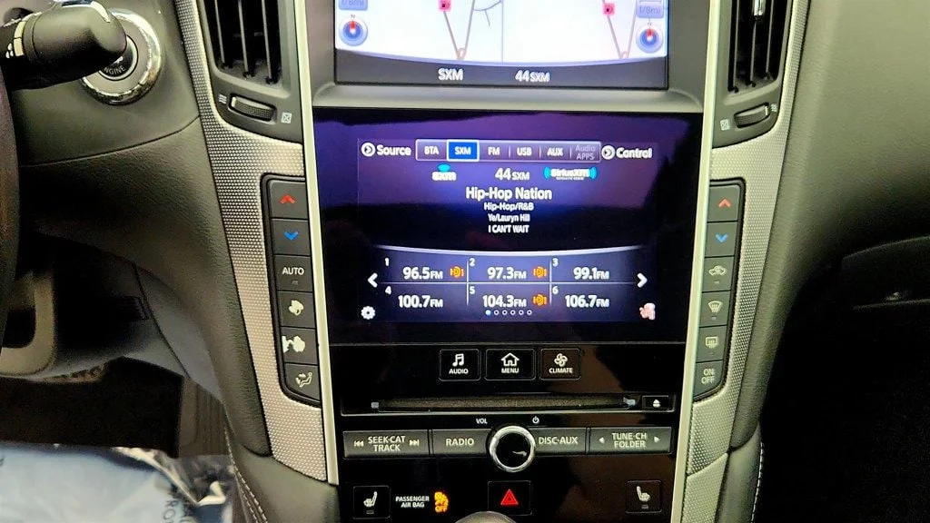 Used 2017 Hagane Blue INFINITI 2.0t Premium RWD w/ Driver Assistance Package & Premium Plus image 19