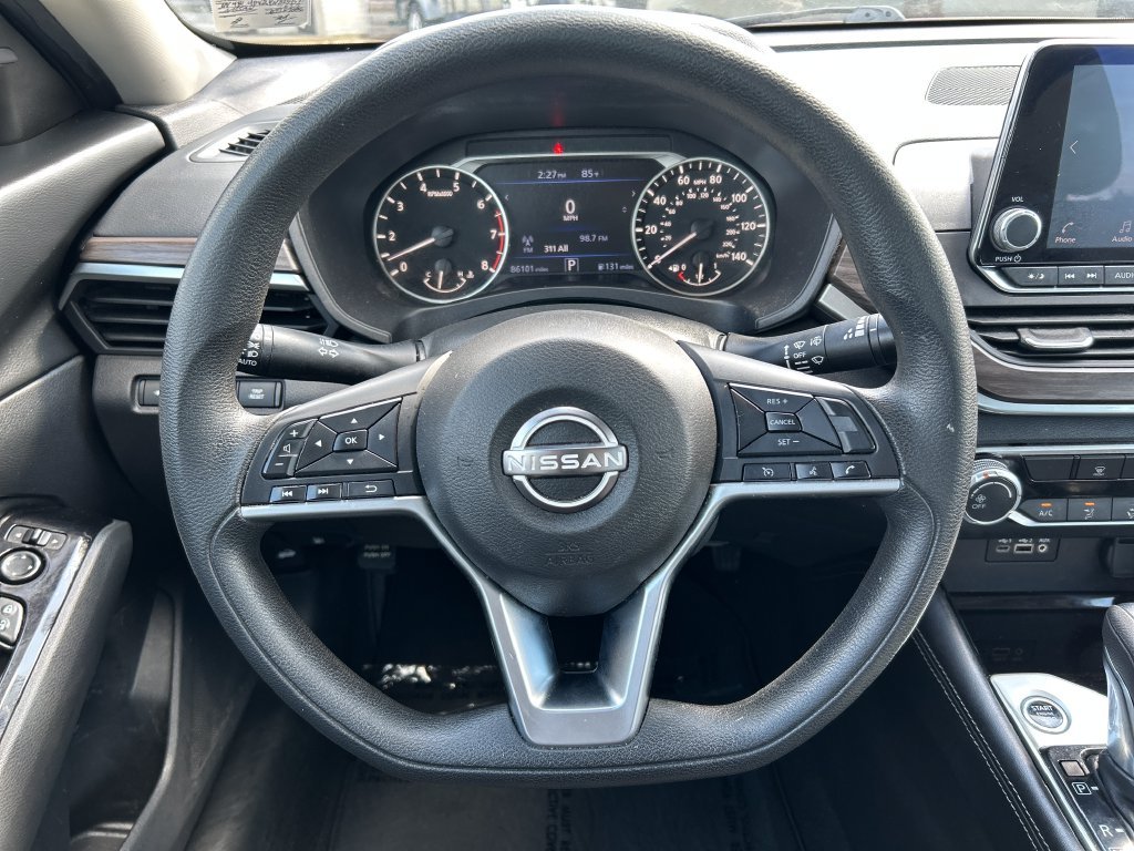 Used 2023 Red Nissan 2.5 SV image 16